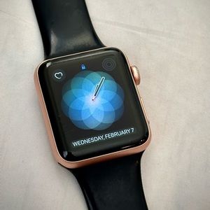 Apple Watch Series 3 - GPS + WiFi - 42mm Rose Gold Aluminium Case, Black Band